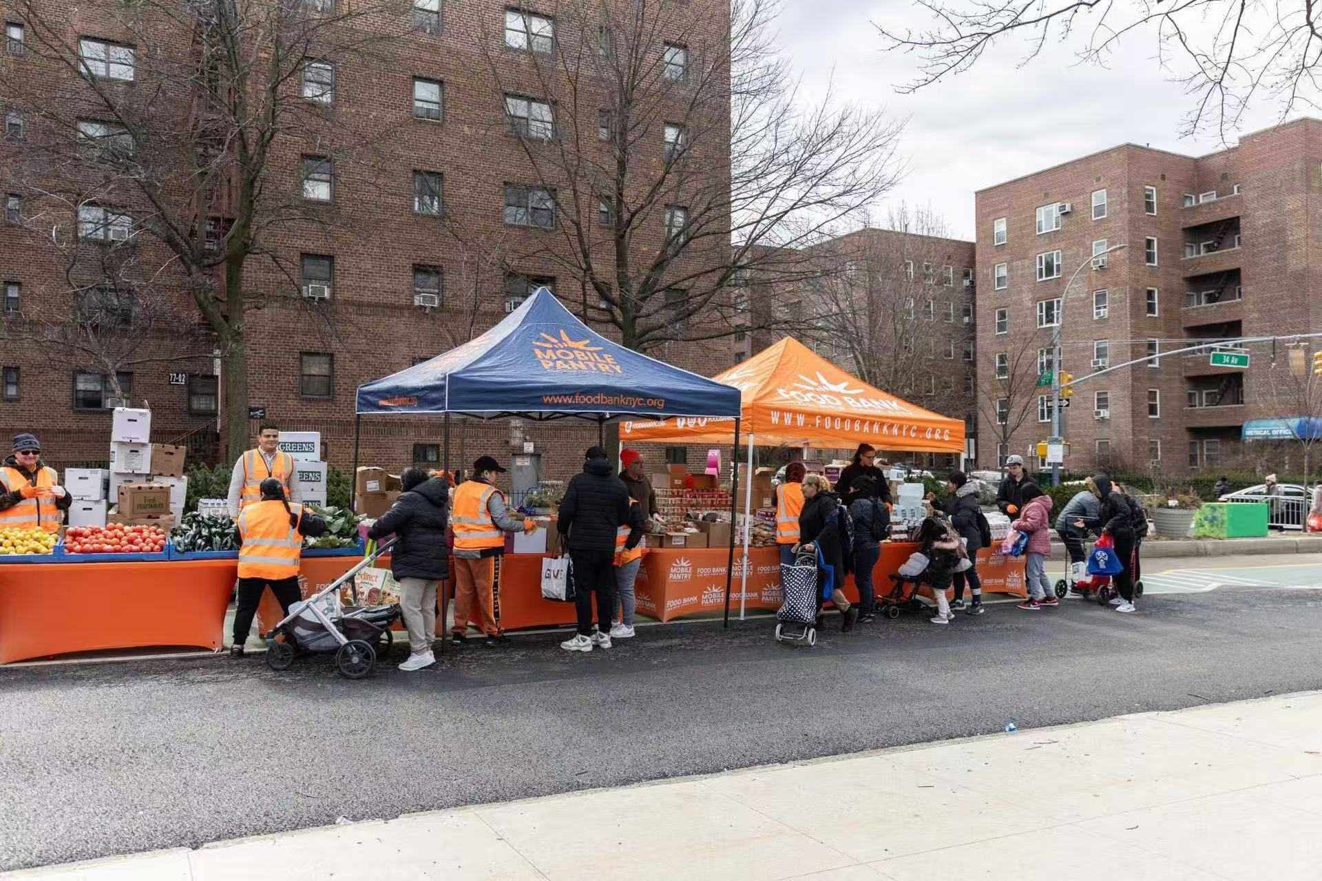 Odaily Exclusive: Polymarket Opens Store in New York, Kalshi Gives Away  Supermarket Vouchers — Are Prediction Markets Also Handing Out Eggs?