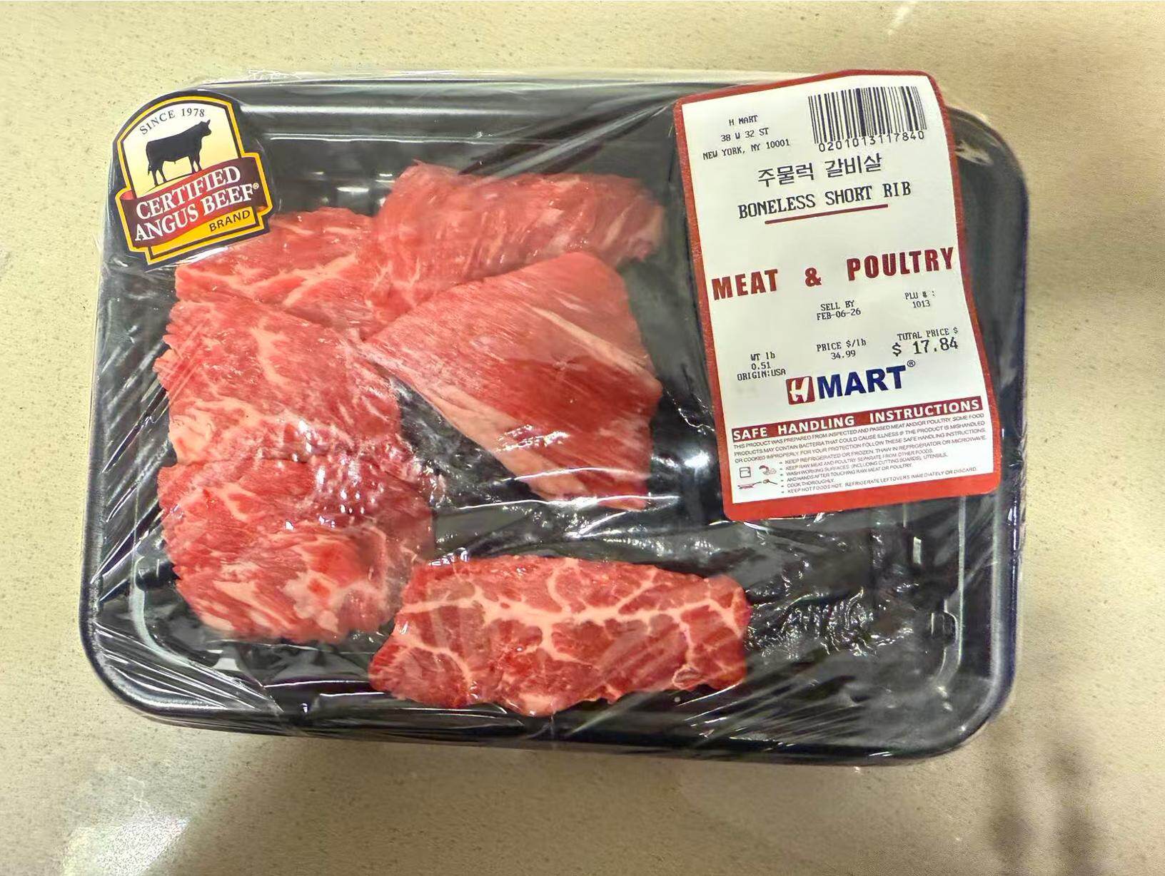 Odaily Exclusive: Polymarket Opens Store in New York, Kalshi Gives Away  Supermarket Vouchers — Are Prediction Markets Also Handing Out Eggs?