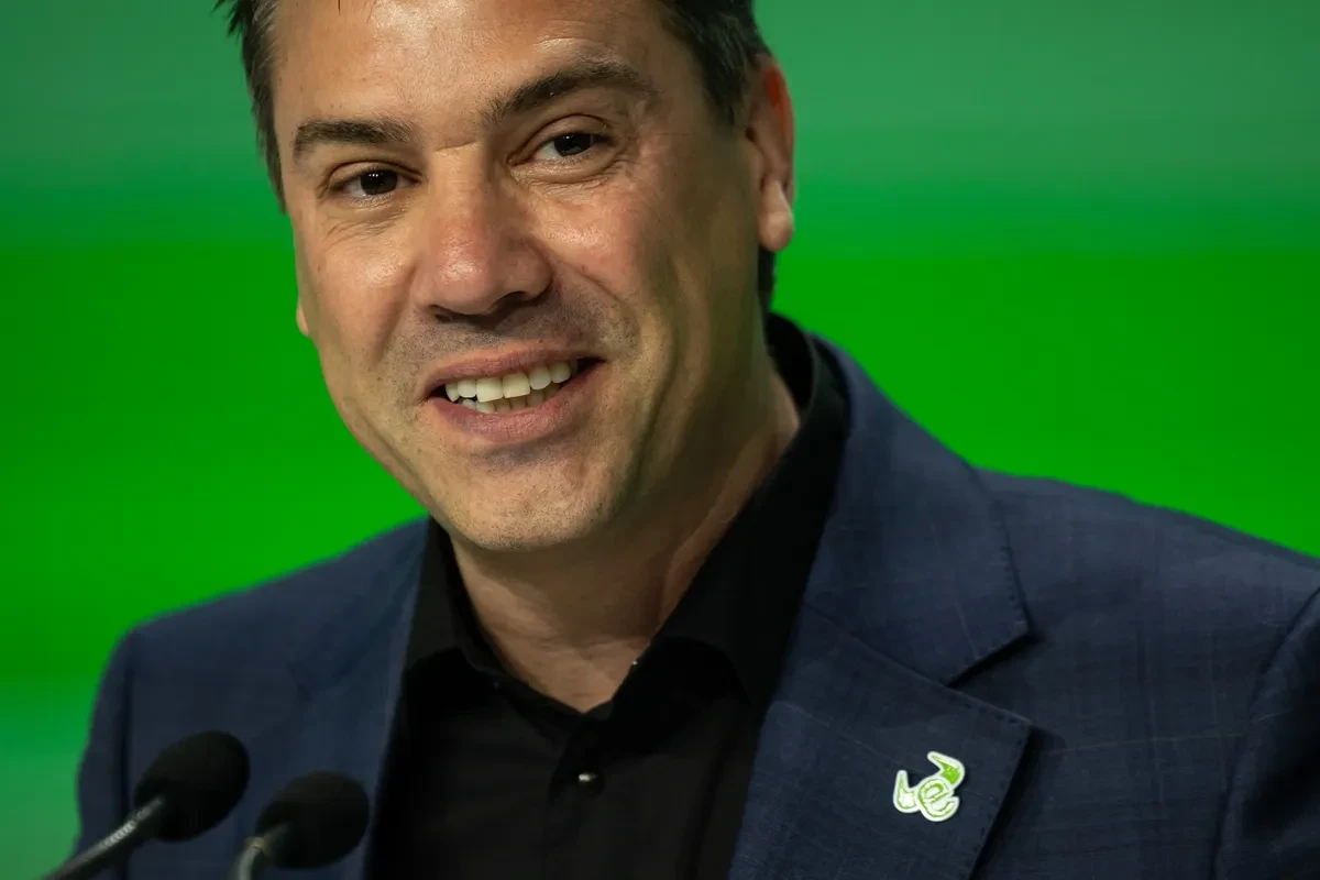 Anti-Wall Street Robinhoods Start Serving the Wealthy