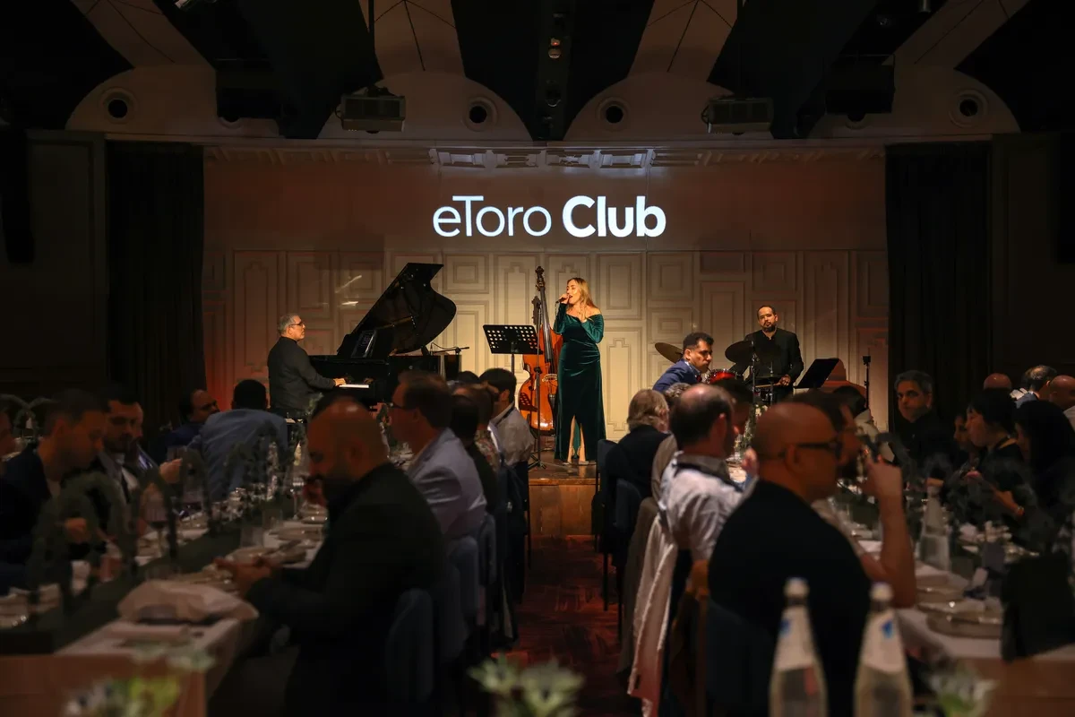 Anti-Wall Street Robinhoods Start Serving the Wealthy